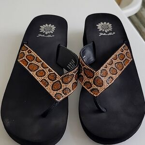 Yellow Box foamy flip flops